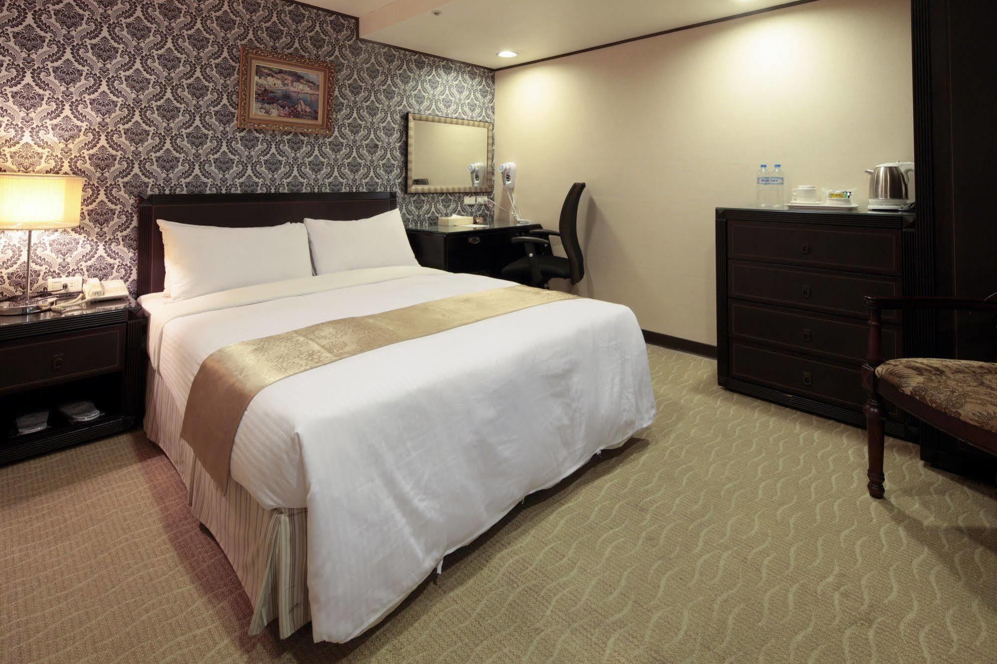 Lincoln Hotel 타이난 외부 사진
